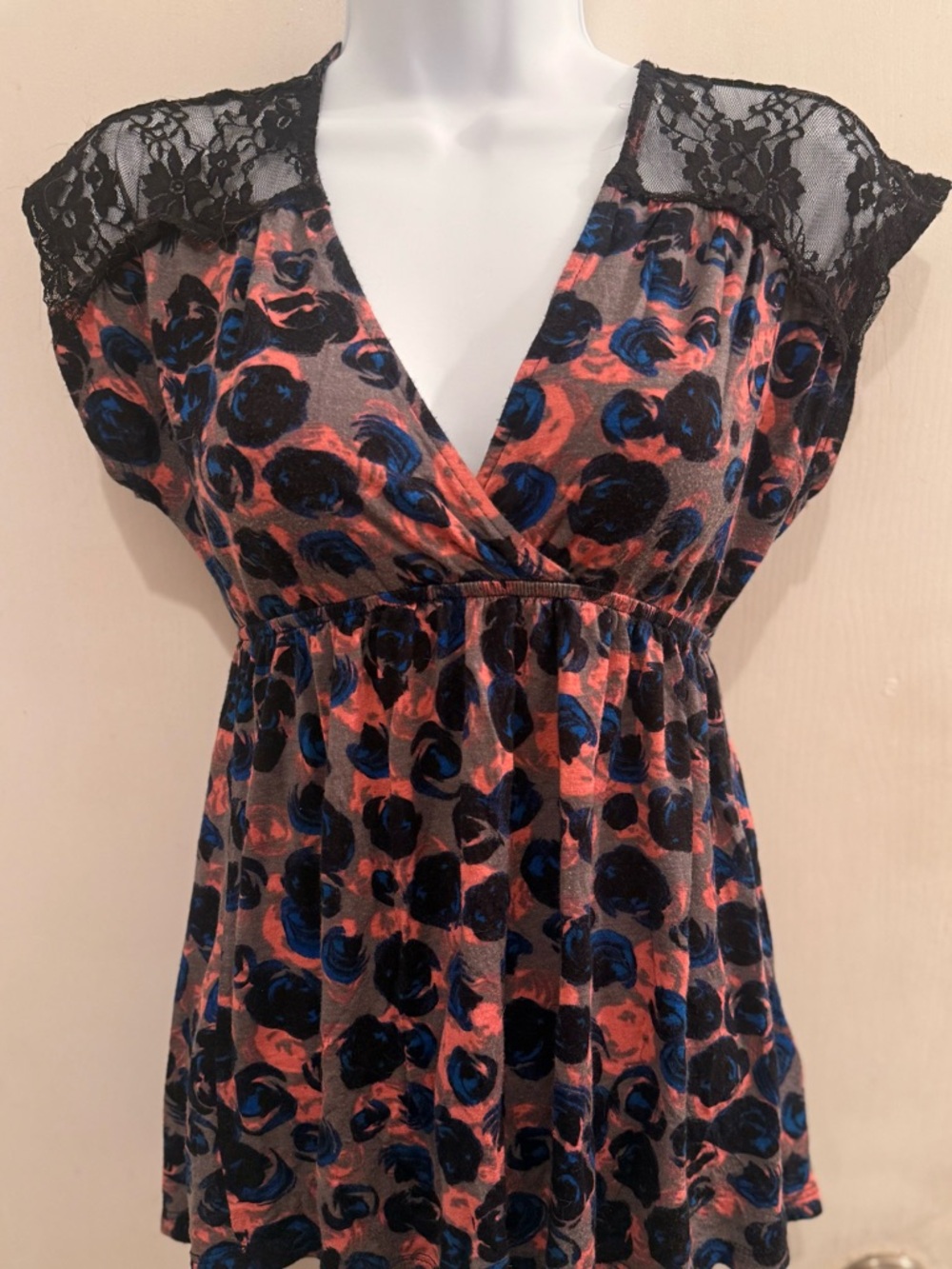 Y2K Forever 21 Coral, Blue & Black Lace-Trim V-Neck Top